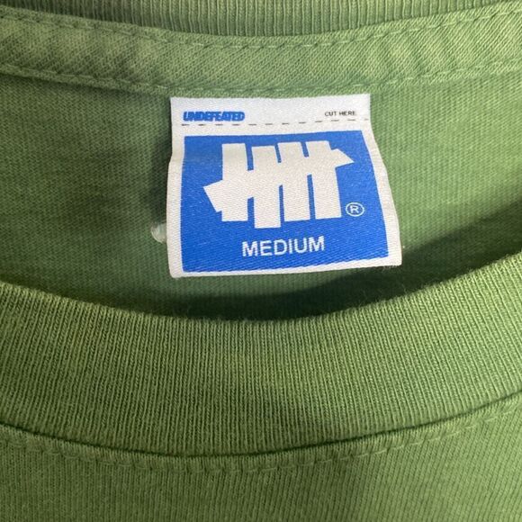 UNDEFEATED Football Electric Supercharged Green T Shirt Size M - Picture 3 of 5